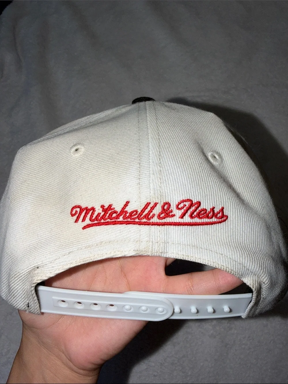 Mitchell & Ness White, Black & Red Chicago Bulls Kids Snapback Cap